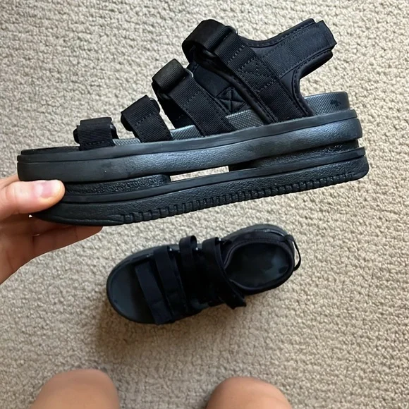 Nike Black Platform Sandals - Picture 2 of 3